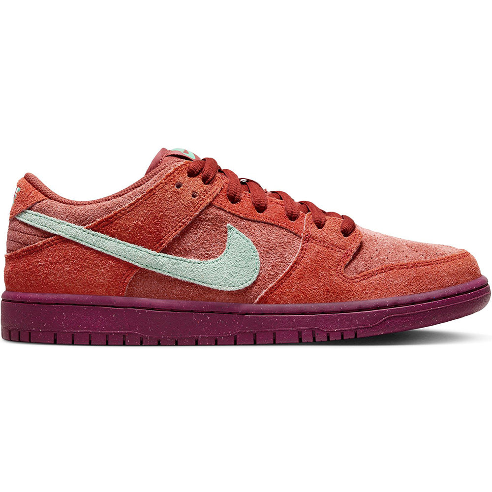 Nike SB Dunk Low Pro Premium Shoes Mystic Red/Emerald Rise-Rugged