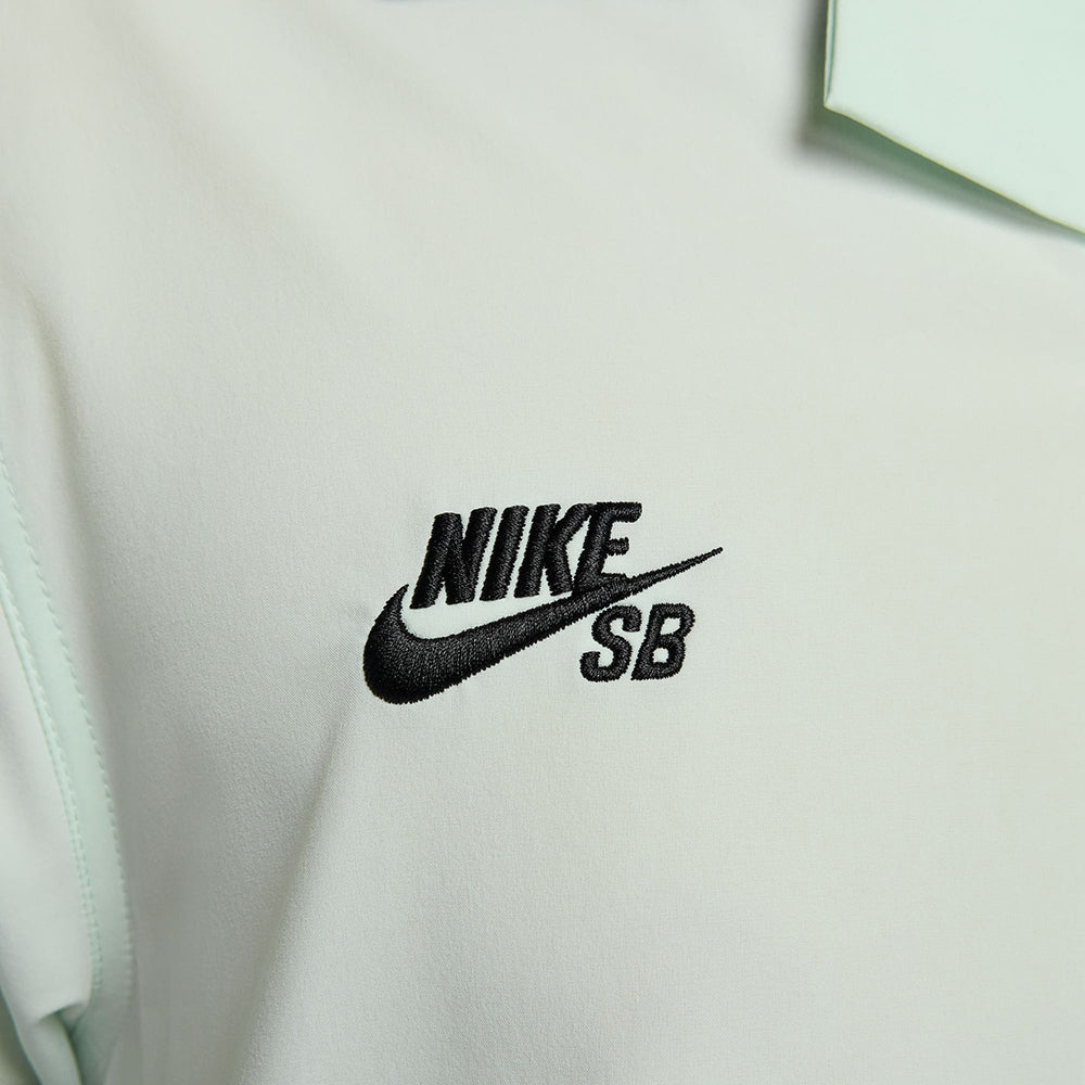 Nike SB Agnostic Short-Sleeve Button-Up Skate Bowler Shirt Barely Green/Black