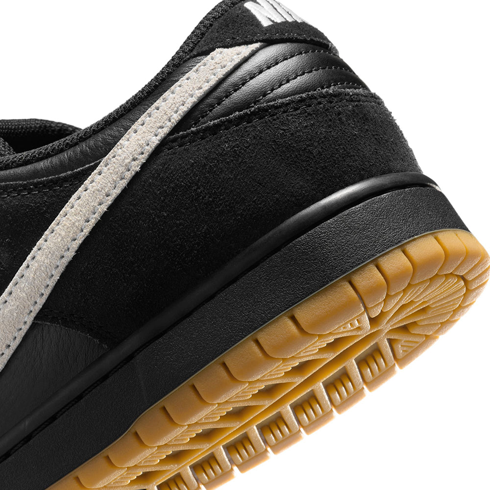 Nike SB Dunk Low Pro Shoes Black/White-Black-Gum Light Brown