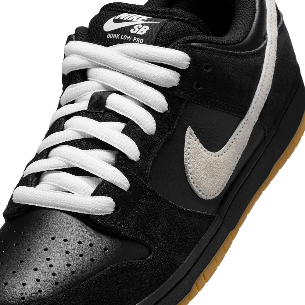 Nike SB Dunk Low Pro Shoes Black/White-Black-Gum Light Brown