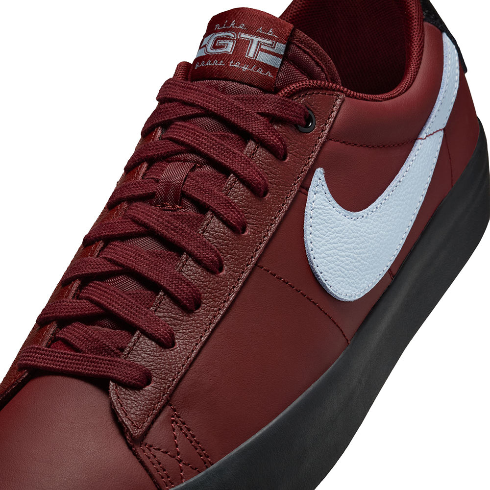 Nike SB Zoom Blazer Low Pro GT Shoes Dark Team Red/Light Armory Blue